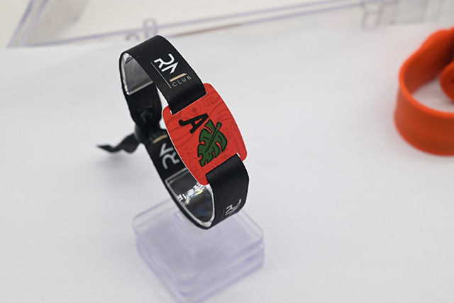 深圳哪家公司生產醫院滴膠卡就診卡質量比較好？