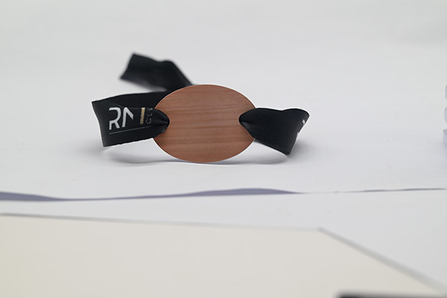 由于智能卡存儲能力強,可以存儲電子現(xiàn)金等網(wǎng)絡(luò)貨幣 由于智能卡存儲能力強,可以存儲電子現(xiàn)金等網(wǎng)絡(luò)貨幣